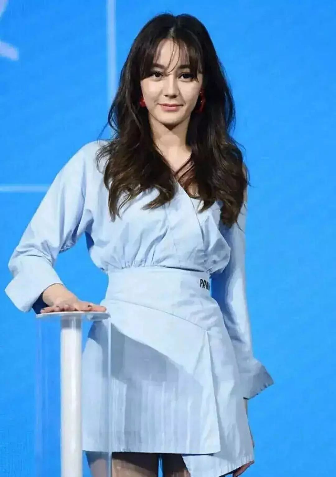 热巴的脸为什么显老,热巴脸显老吗