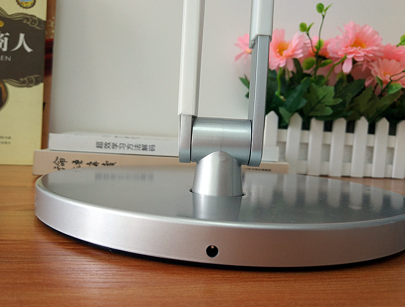 防近视的护眼灯,防蓝光护眼灯测评