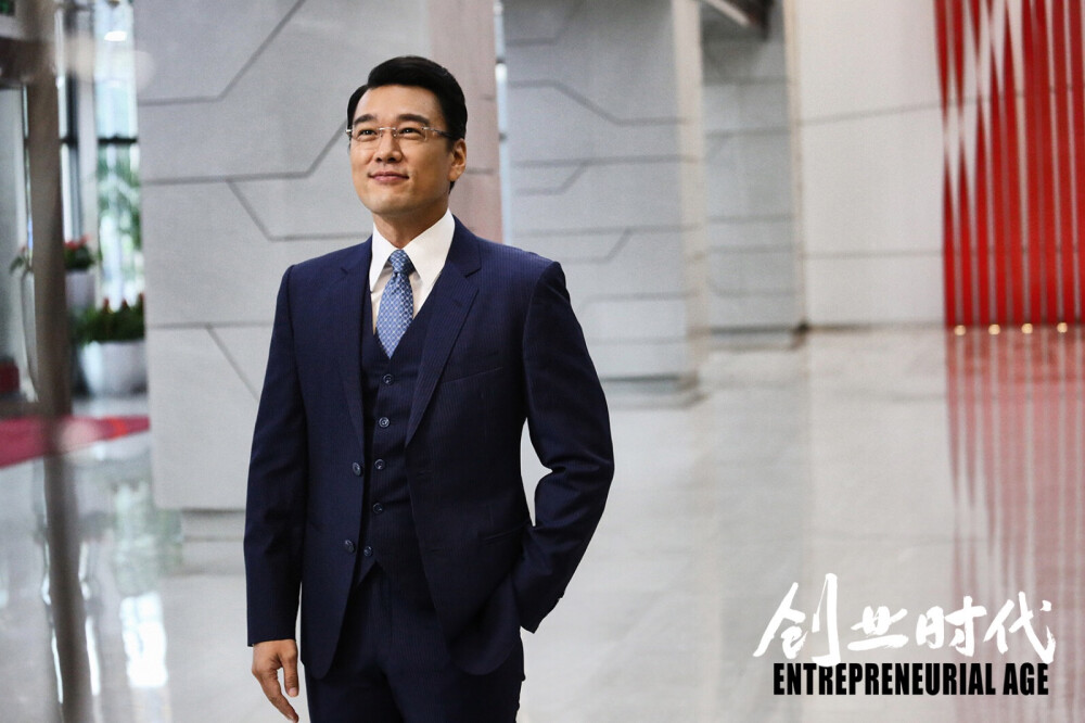 浓眉大眼虎气十足的男演员,五官端正浓眉大眼的男明星