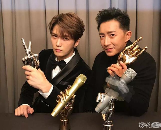 刘昊然和山崎贤人互动,刘昊然山崎贤人合照被赞破次元壁