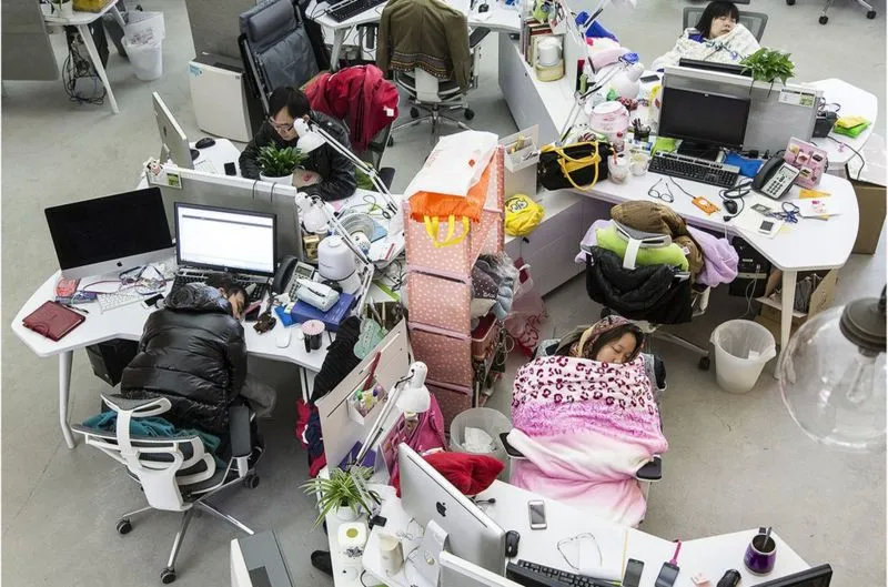 摸鱼才是职场王道,职场中摸鱼的为什么比勤奋的吃香