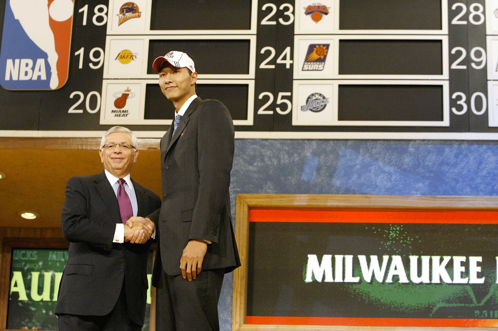 易建联妻子荆灵简历,易建联老婆荆灵是广东哪里人图片