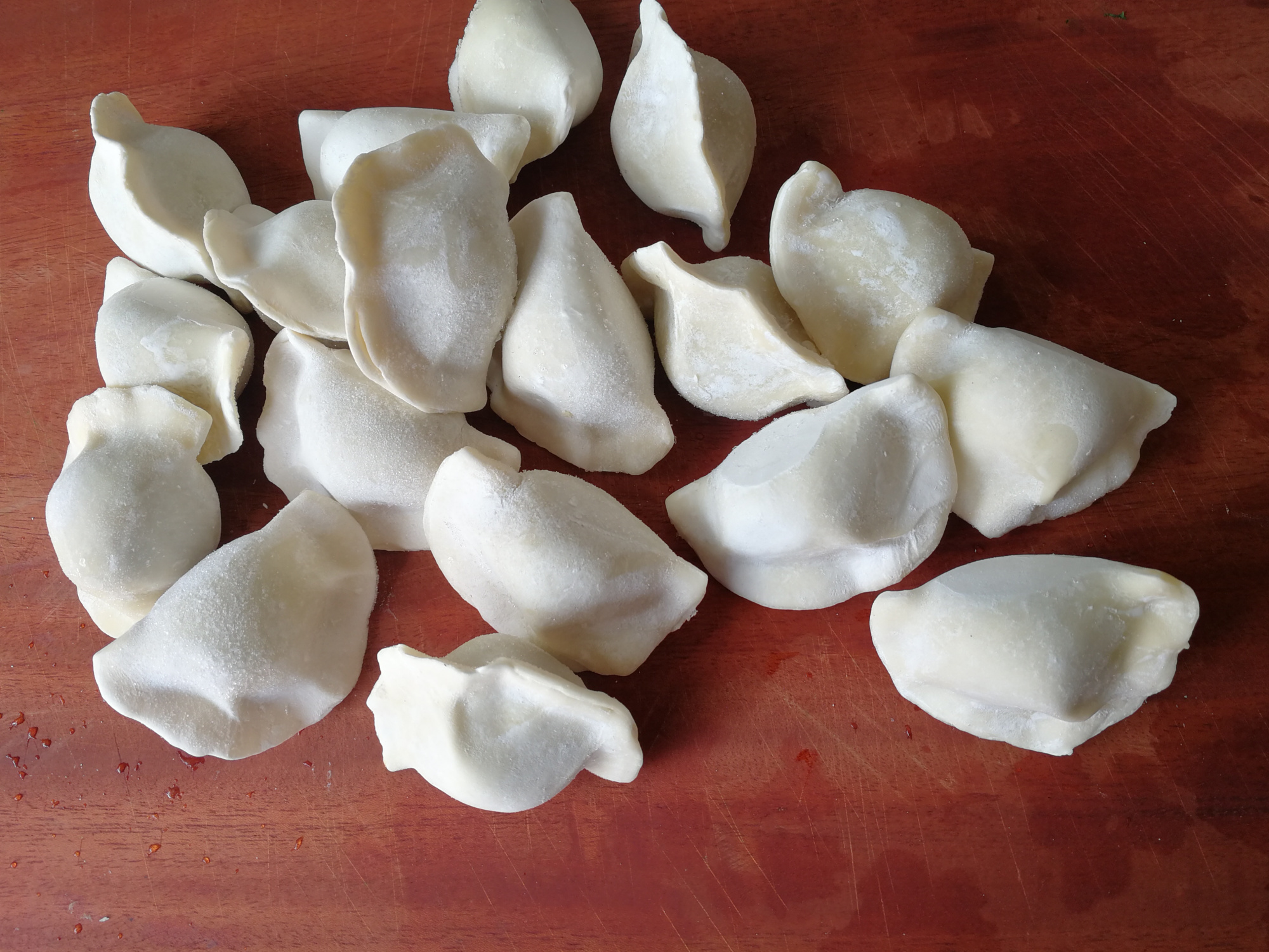 饺子冻裂缝了可以蒸么,速冻饺子破皮怎么处理