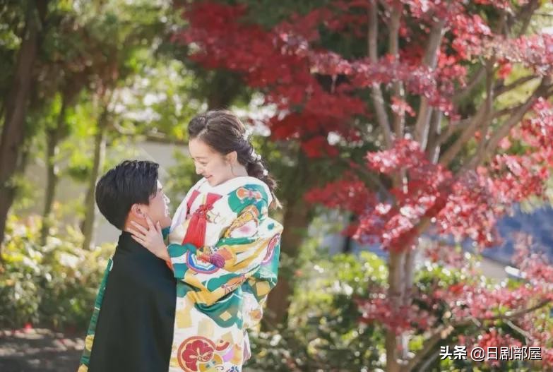 akb48板野友美毕业演唱会,akb48总选举板野友美