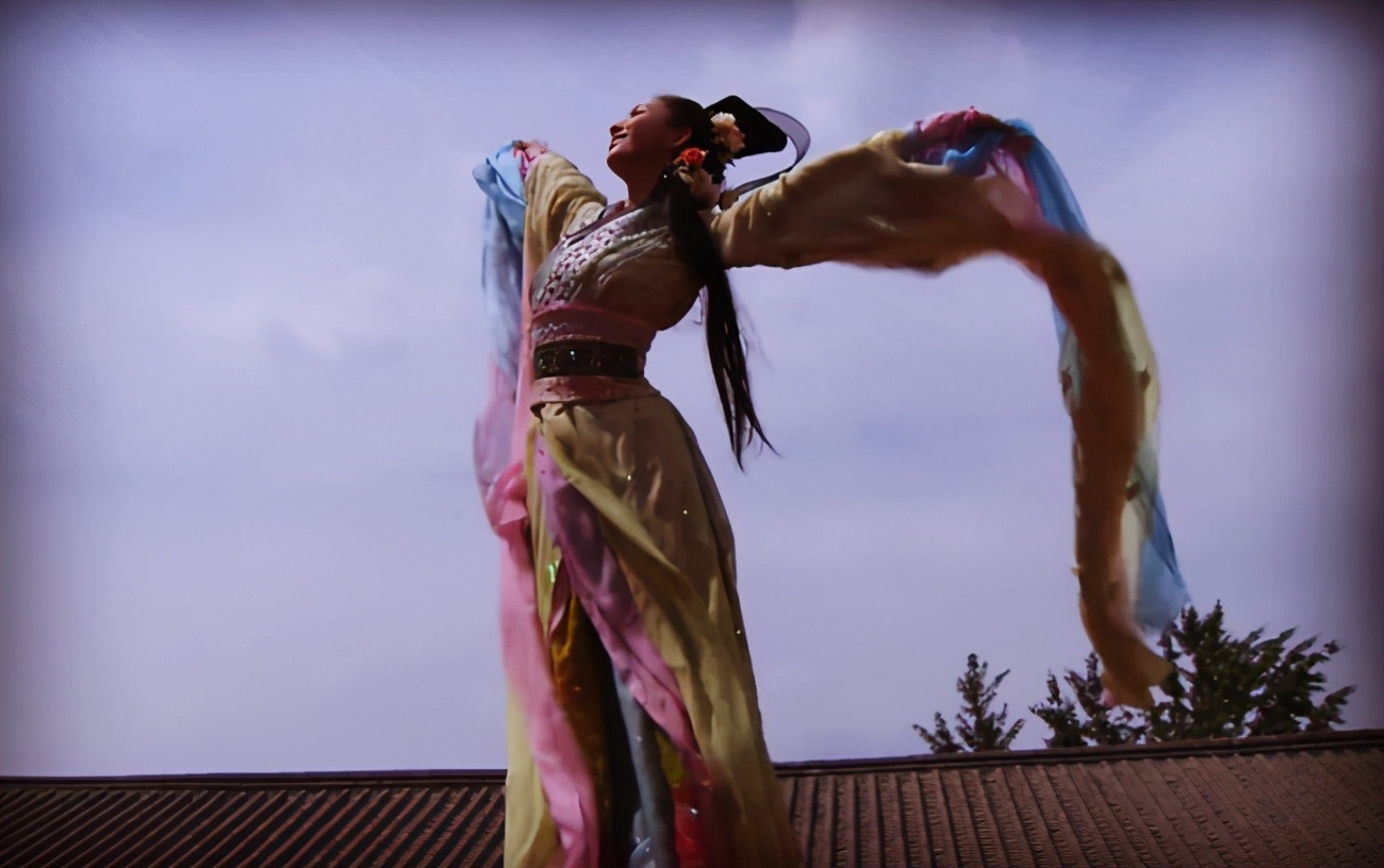 古代拖地长裙,古代穿长裙怎么干活