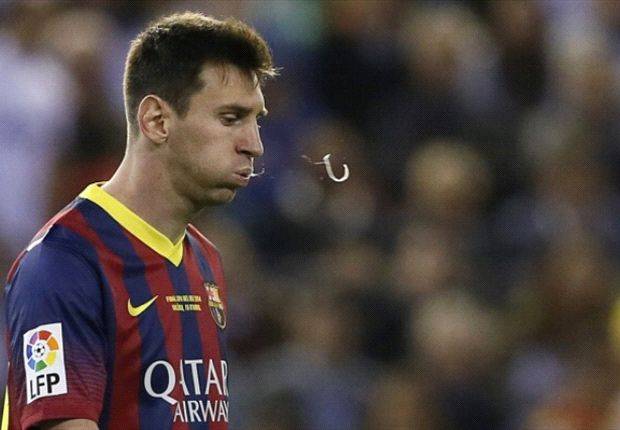 “吐出来”还是“咽下去”？关于足球和口水的那些事