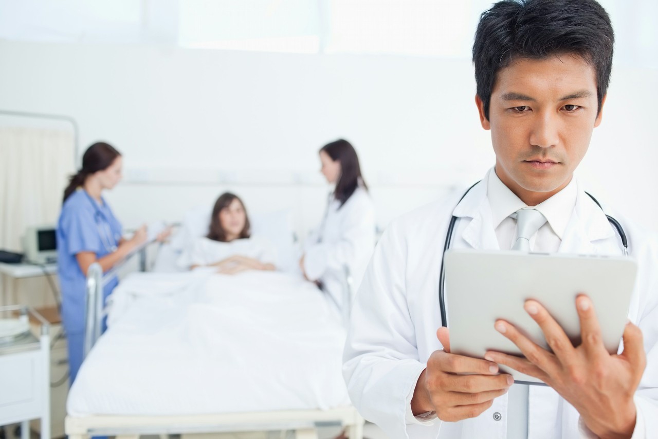 新冠肺炎治疗费用需要自己承担吗,新冠肺炎患者人均治疗费用