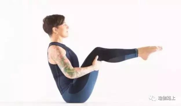瑜伽船式如何练,瑜伽船式尾骨痛