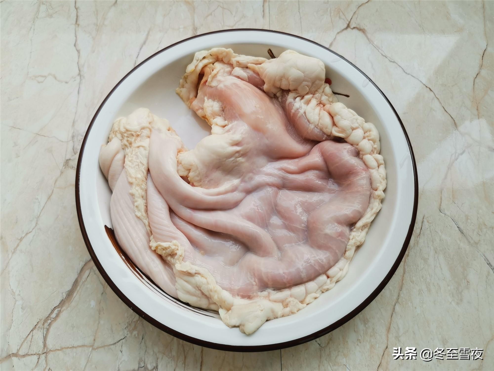 搓洗猪肚用什么洗最干净,洗猪肚的方法放醋吗