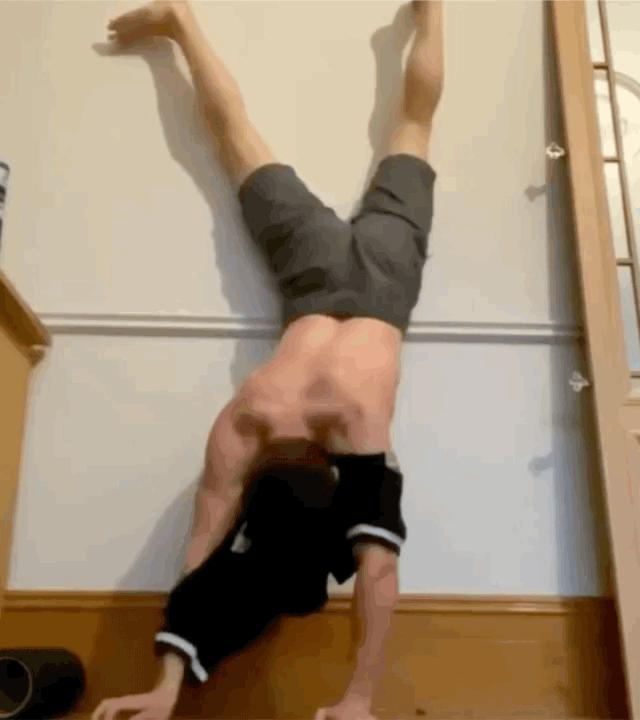 内马尔年轻男模,内马尔老妈照片