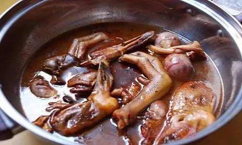 卤菜放红曲米会使卤水发酸吗,卤水发黑发酸是什么原因