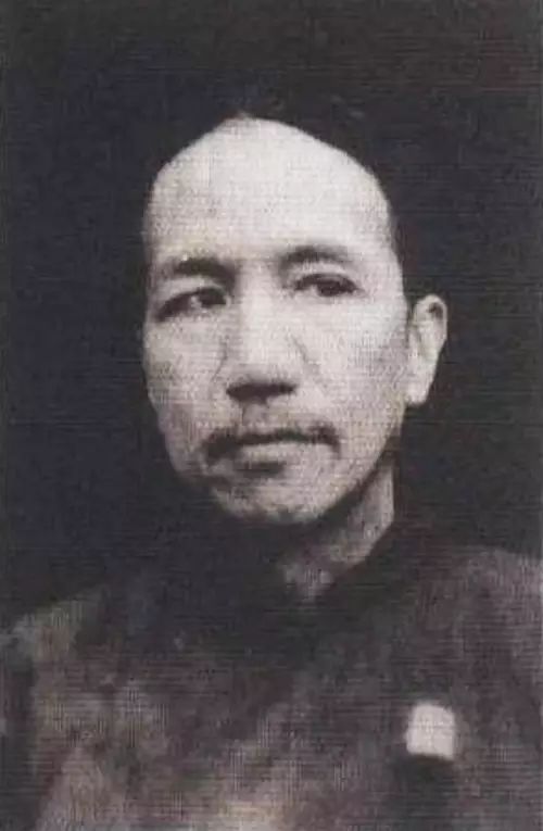 他，没有一张文凭被誉为“三百年才出一个的大师”“教授的教授”