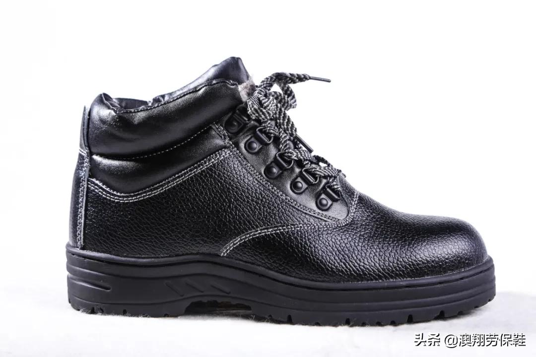 劳保鞋挤脚趾头怎么办,穿劳保鞋脚捂得发白怎么办