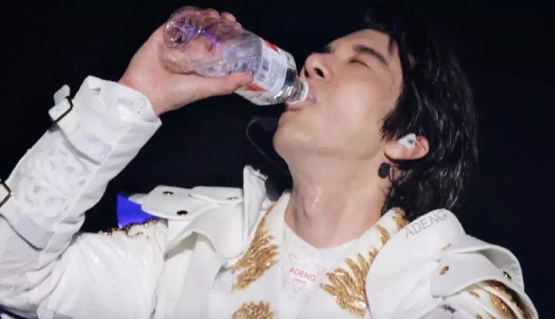 力宏现在还喝娃哈哈吗,力宏娃哈哈纯净水