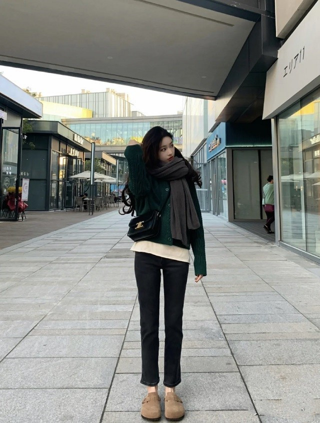 冬天什么女款裤子百搭,冬天裤子穿搭推荐女加长