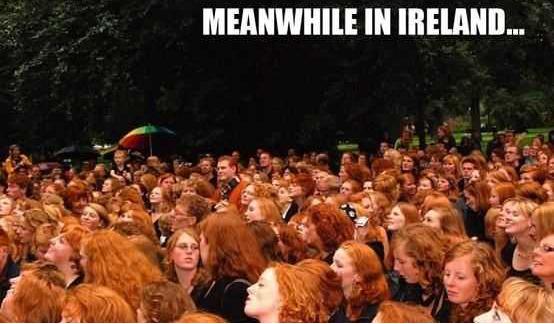 外国女人为什么喜欢染发,英国美女来到中国游玩