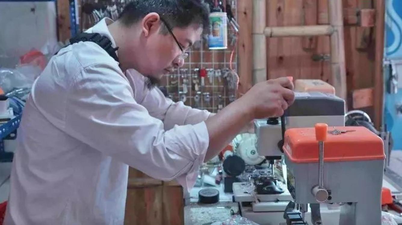 没有钱做什么生意比较合适,没有成本一个人做什么生意好一点