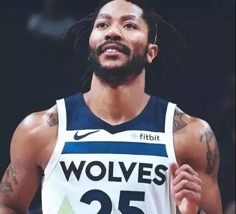 罗斯回到公牛主场高呼mvp,罗斯2+1球迷高呼mvp