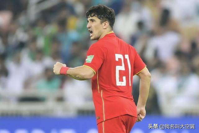 解说国足输球原因,国足2-3不敌沙特李铁赛后采访