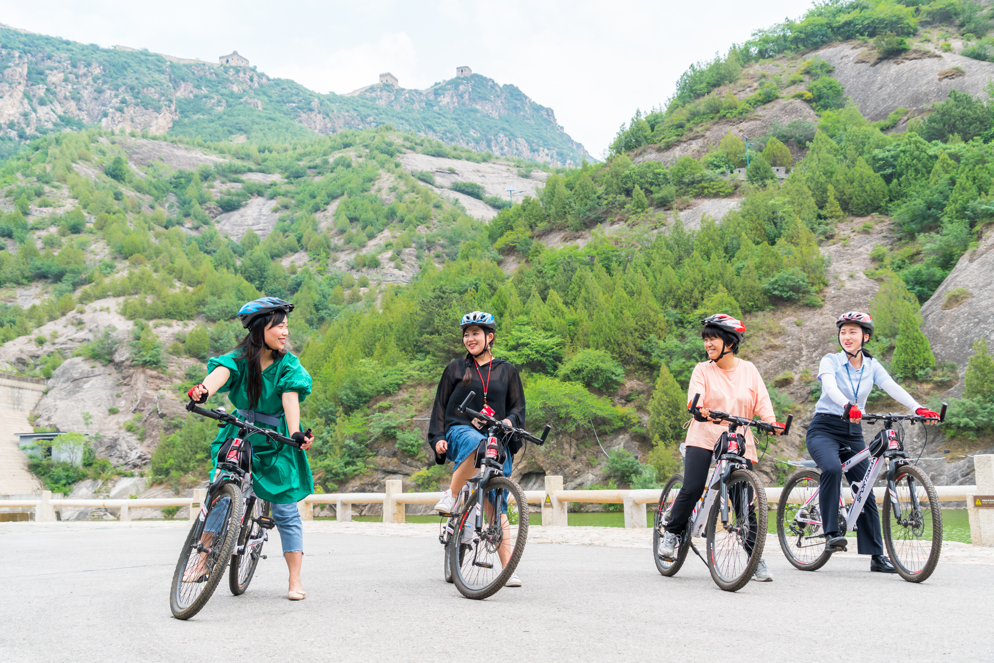 司马台长城的壮观雄奇+北方人的梦里水乡，都在这座京郊水镇了