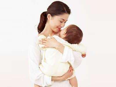 回奶时涨奶有硬块要不要挤掉,回奶期间可以用手挤掉乳汁吗