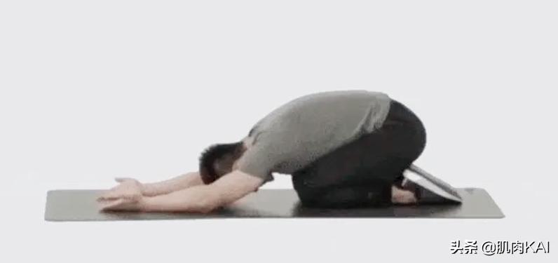 不良坐姿伤腰椎！腰痛、腰酸、腰僵硬，几个动作快速缓解腰痛