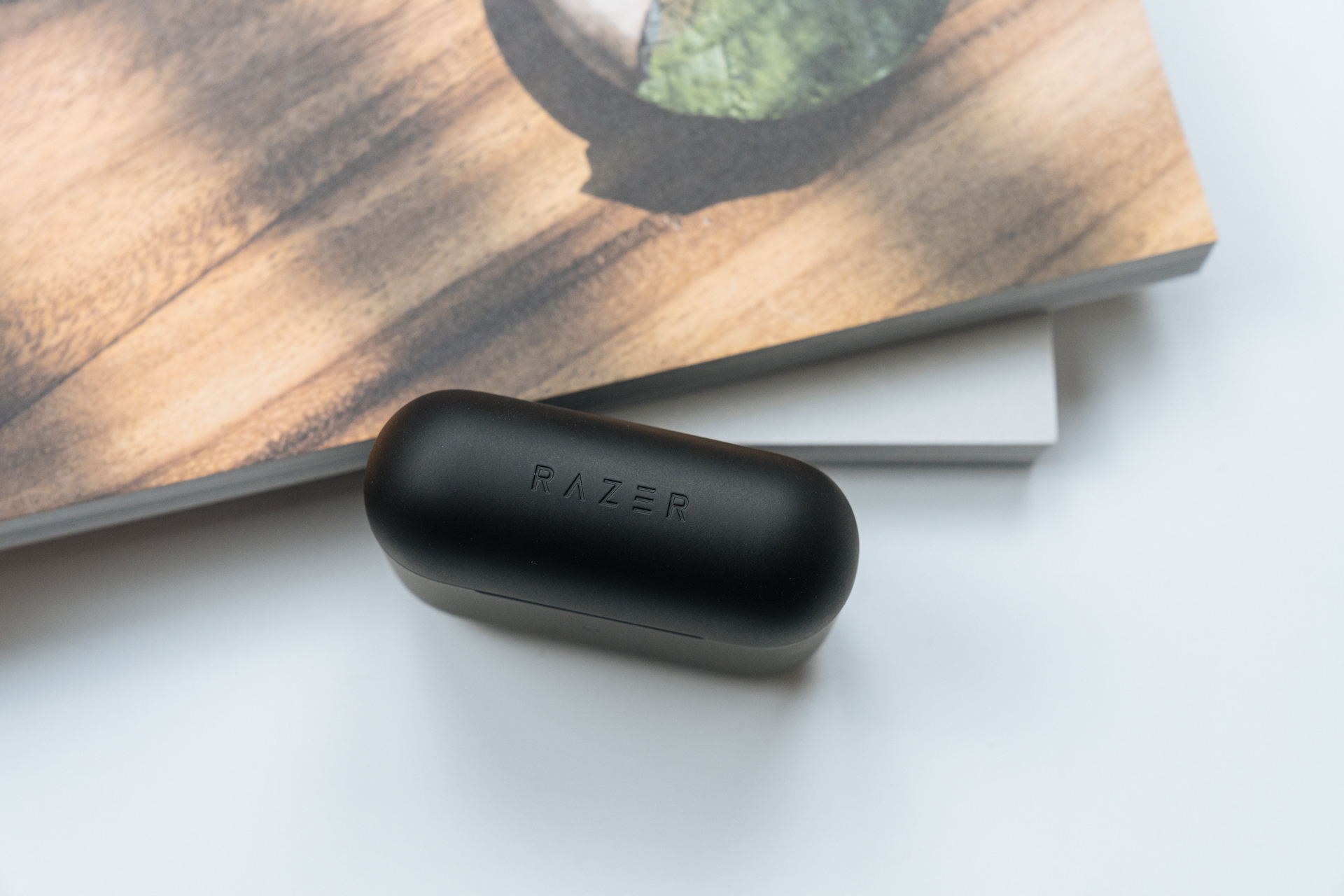 雷蛇战锤狂鲨和airpods,雷蛇战锤狂鲨真无线2代和airpods