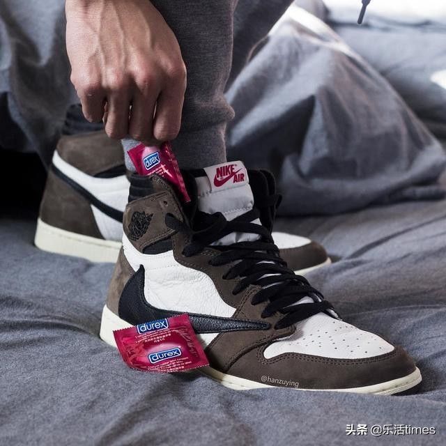 travisscott穿搭,球鞋airjordan1xtravisscott