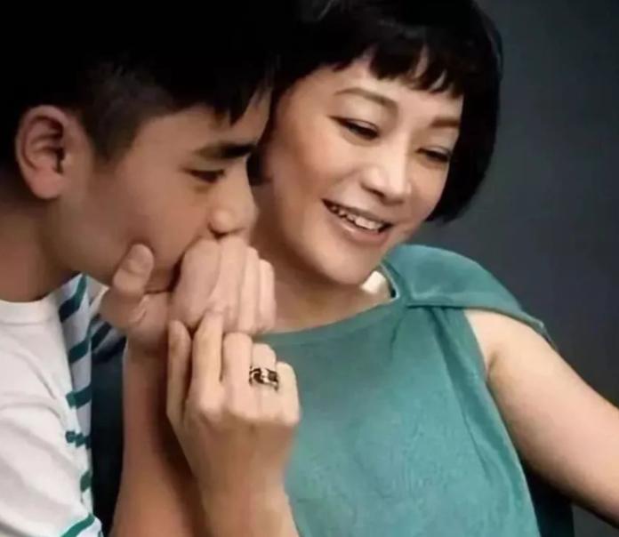 张艾嘉冯咏仪合照,张艾嘉冯咏仪最近照