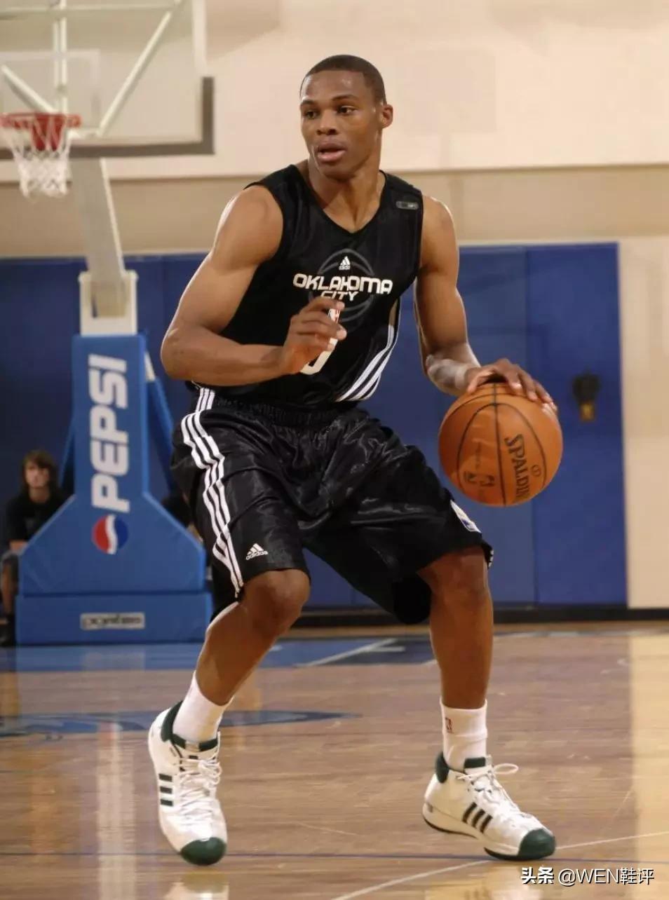 贝壳头经典复刻鞋,比较经典的贝壳头