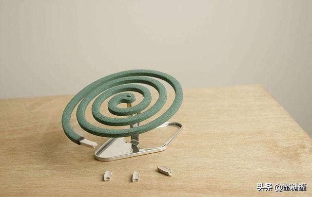 蚊子咬人跟血型没多大关系，它喜欢女士身上的体香味