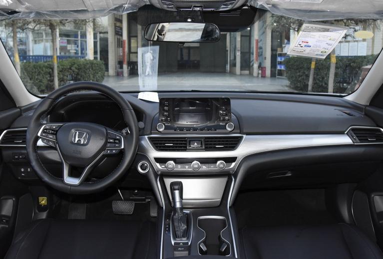 售价16.98-23.78万元的雅阁怎么选,十多万公里的18款雅阁值得买吗