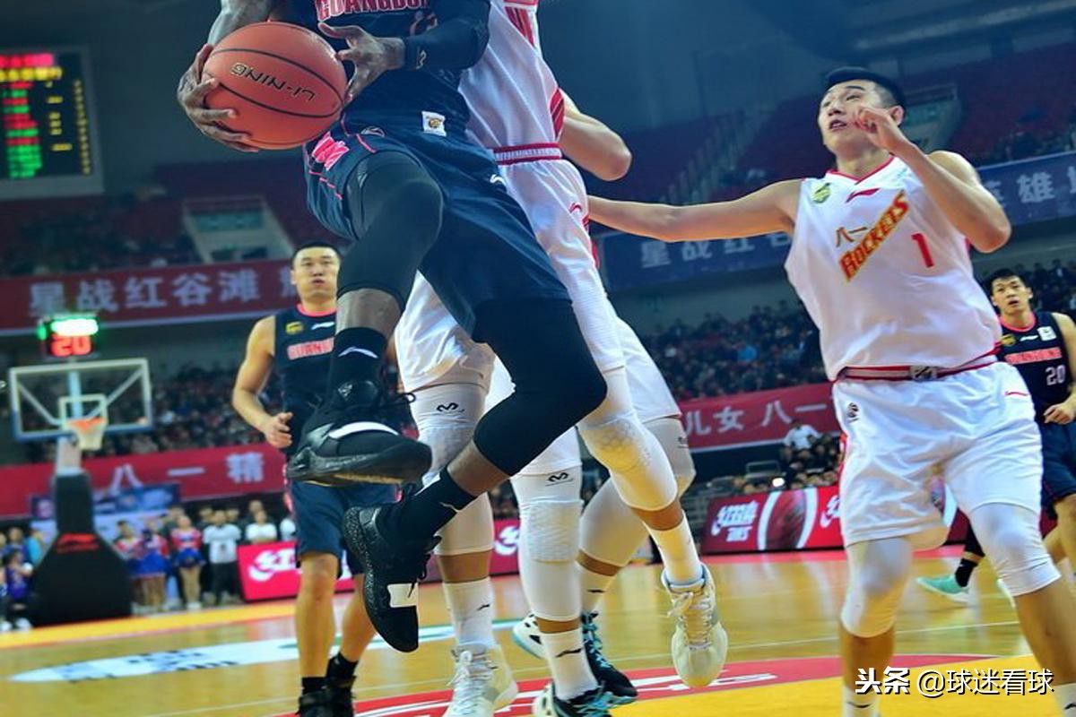 没有邹雨宸他站出来扛起进攻大旗，别忘了他是中国男篮红队一份子