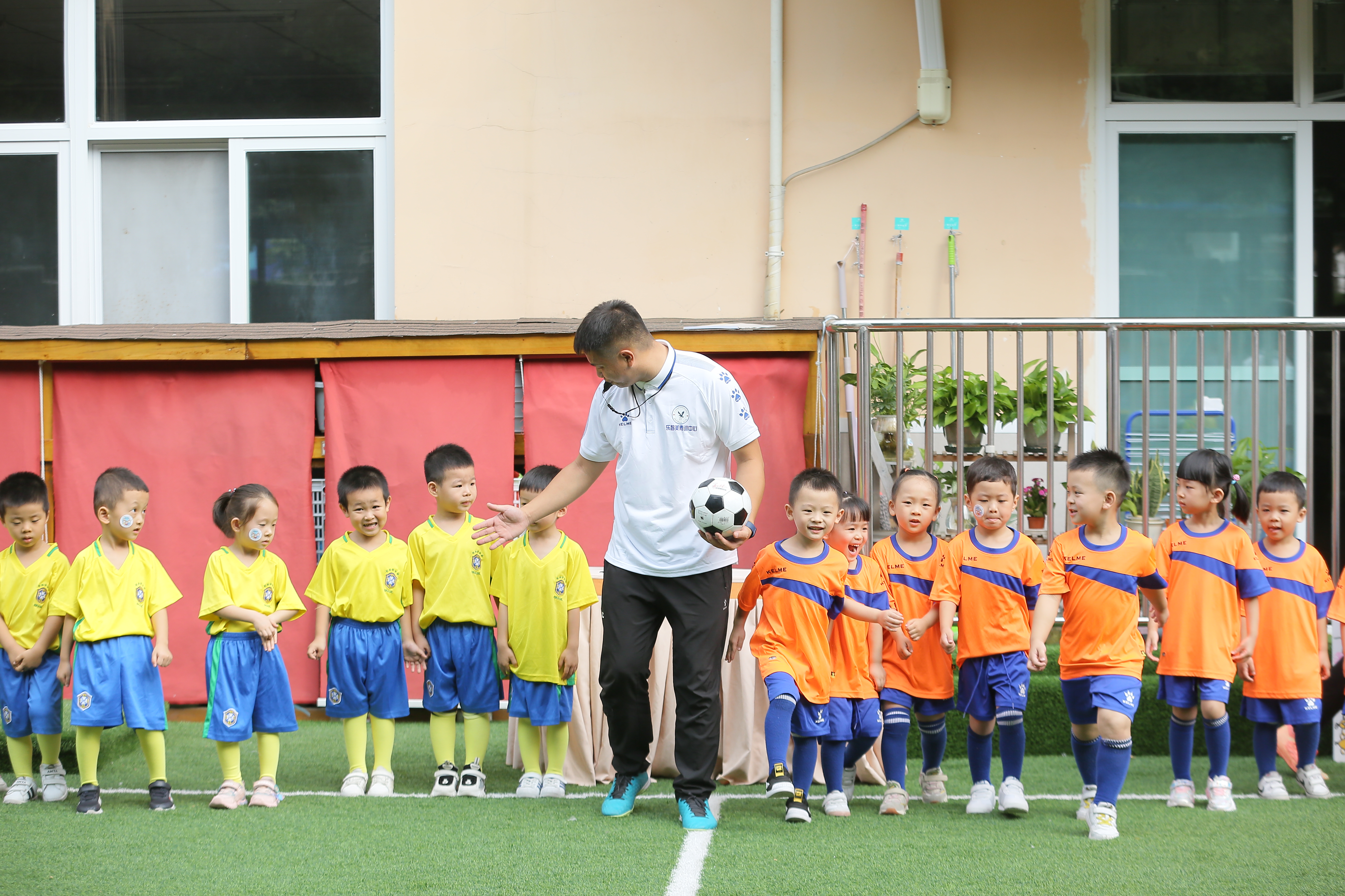 中庄小学第三届足球嘉年华活动,绿茵飞扬