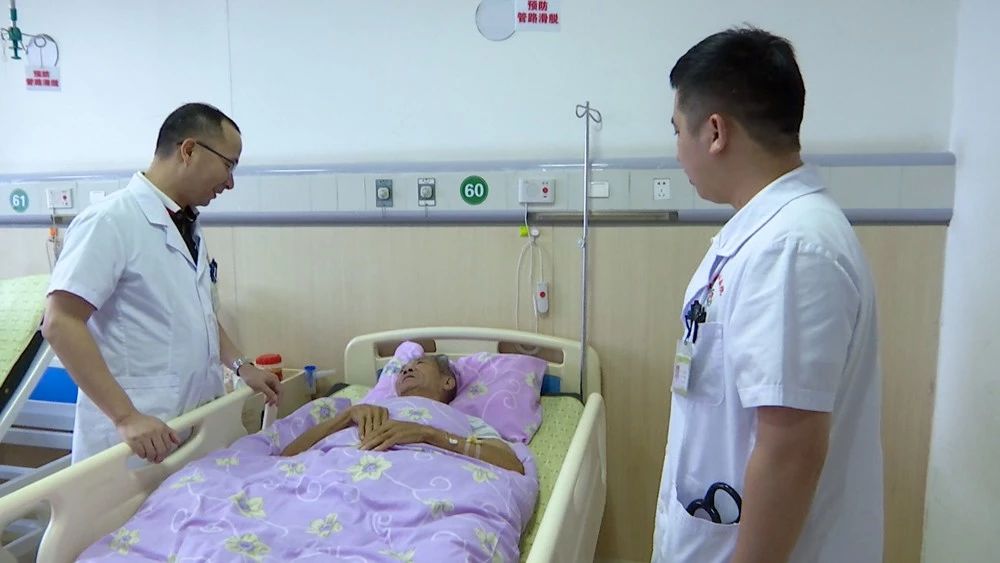 龙文:夏季结石高发,三院医生教你如何预防!