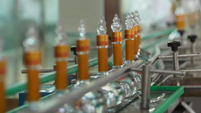 零距离体验一瓶好酒的诞生见证华山论剑西凤酒的好品质专线造