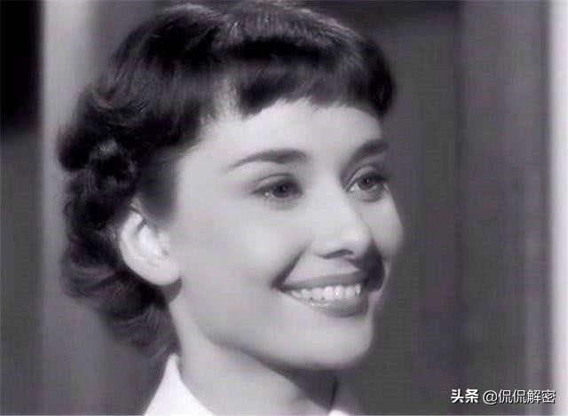 梦露和赫本谁名气大,梦露和赫本经典照片