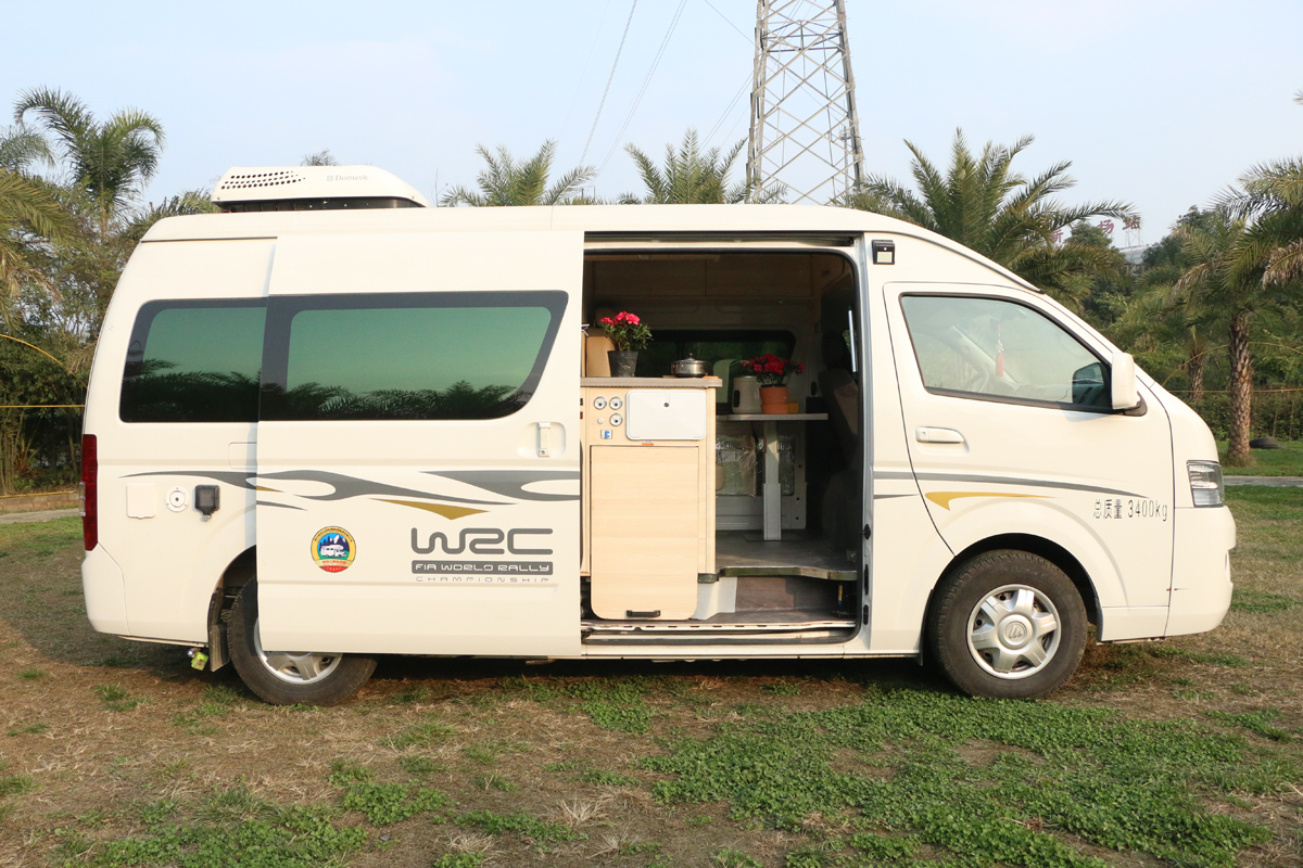 福田G9对卡座升顶房车,福田g9房车五菱房车对比