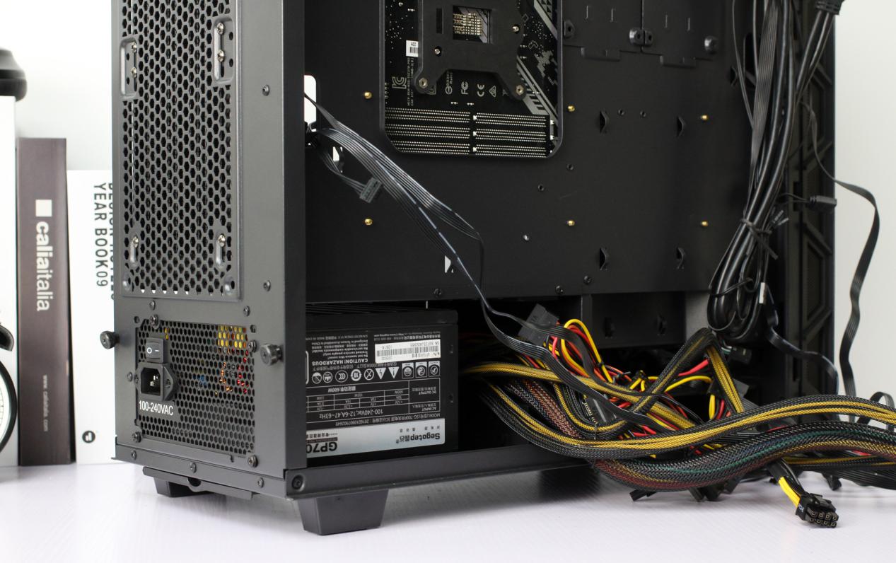 显卡竖装散热最好的机箱,主板和显卡竖装的机箱