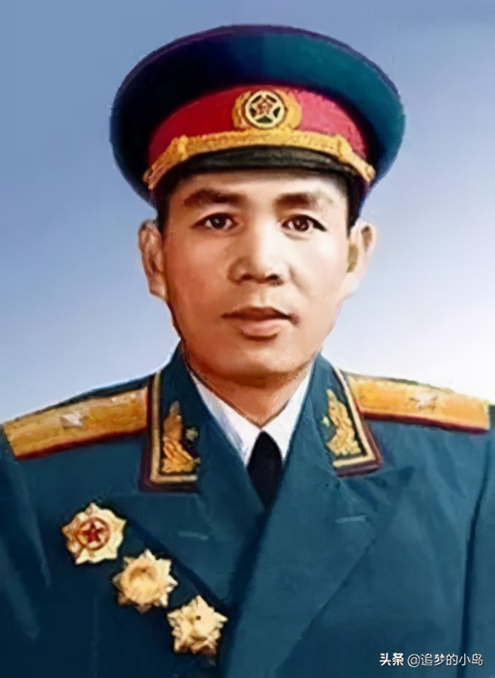 广州军区第一任司令员是谁,历任广州司令员