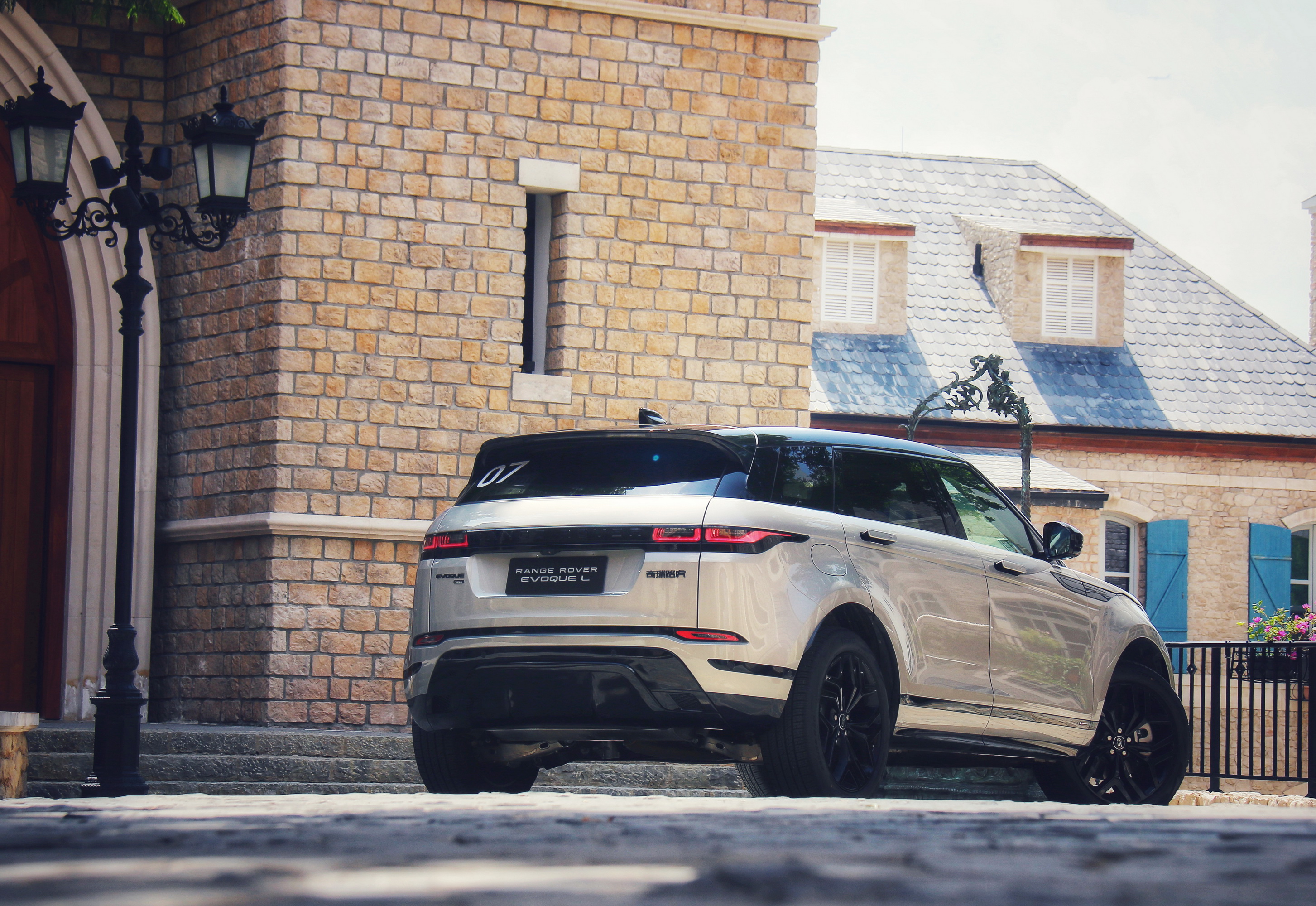 路虎揽胜极光l怎么样值得购买吗,2022路虎揽胜极光l值得买么