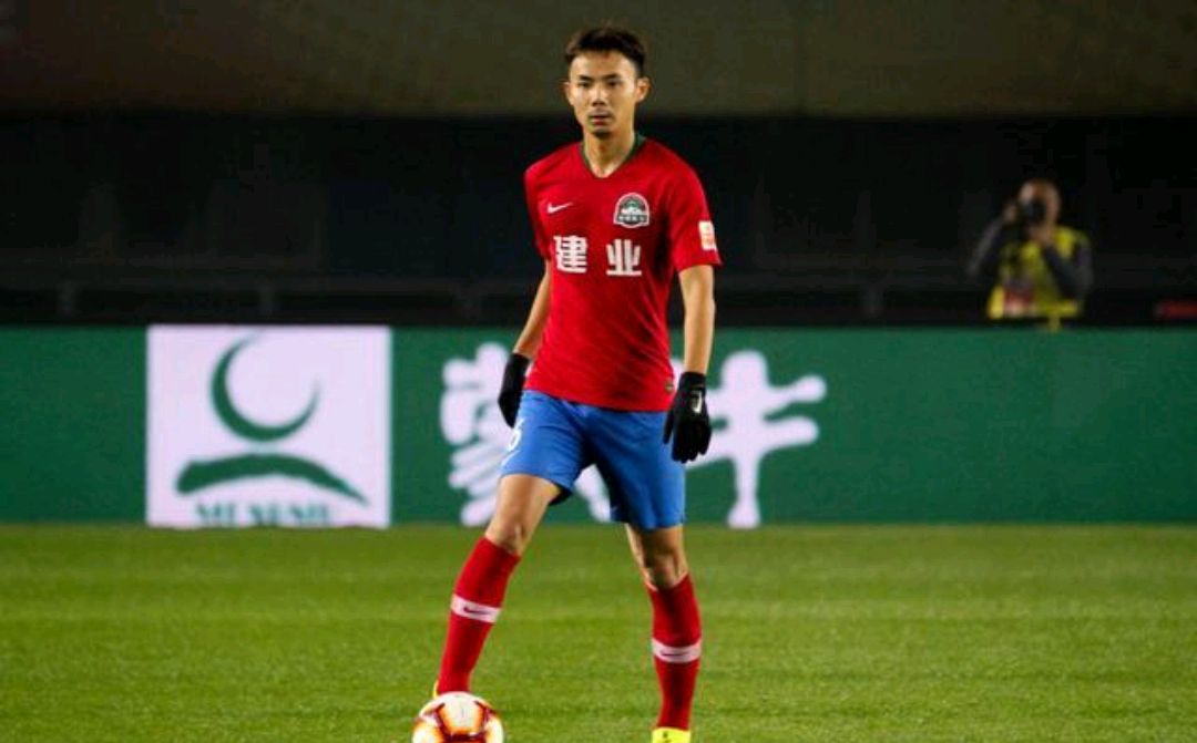 大反转!建业挽留中场核心,一波操作稳定军心,前国脚或加盟