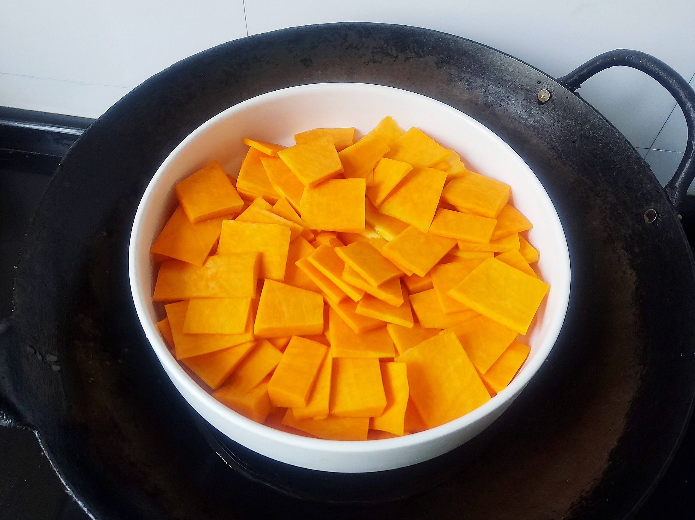 简单几步学会纯手工芋圆,芋圆的一百种吃法的做法