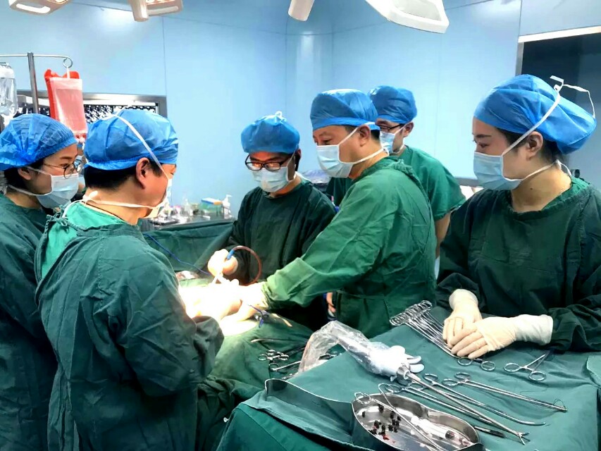 任彦顺博士医疗团队成功完成铜川首例“胆囊癌射频治疗术”