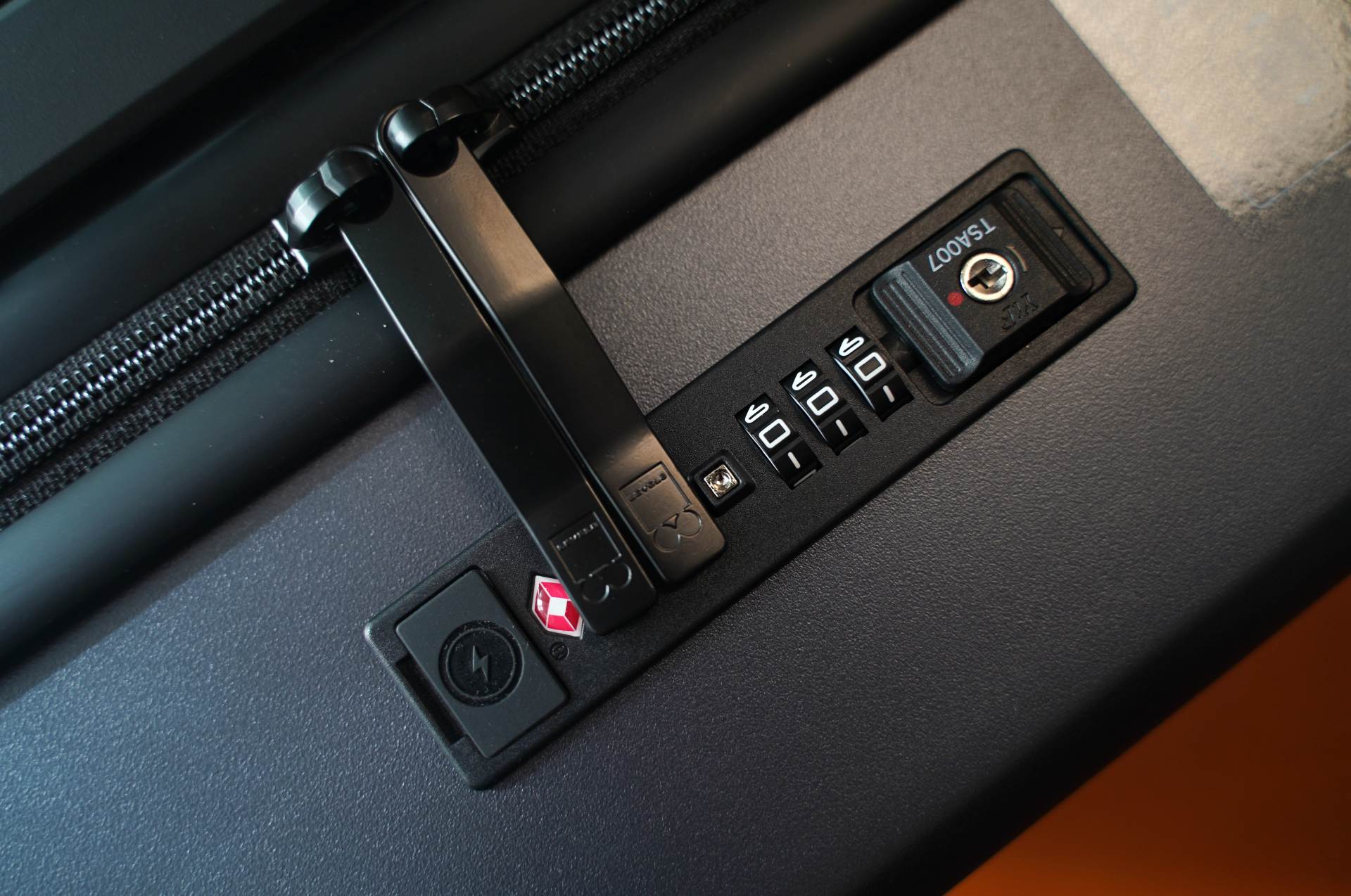 地平线8号登机箱值不值得买,地平线8号行李箱测评全部视频