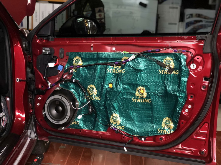 成都亚洲龙音响改装,成都丰田海狮汽车音响改装