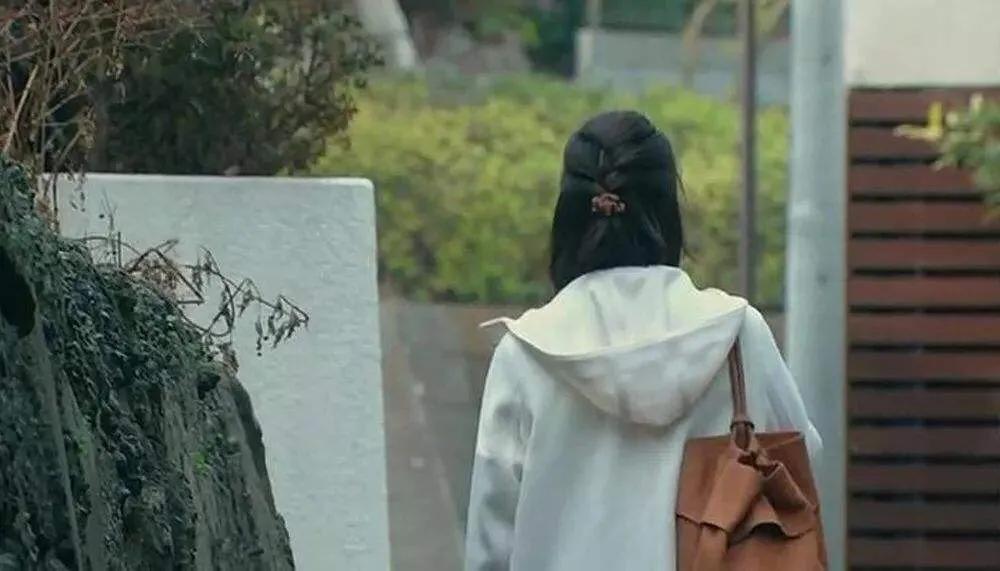 怀疑女朋友脚踏两只船怎么办,怀疑对象脚踏两只船怎么治