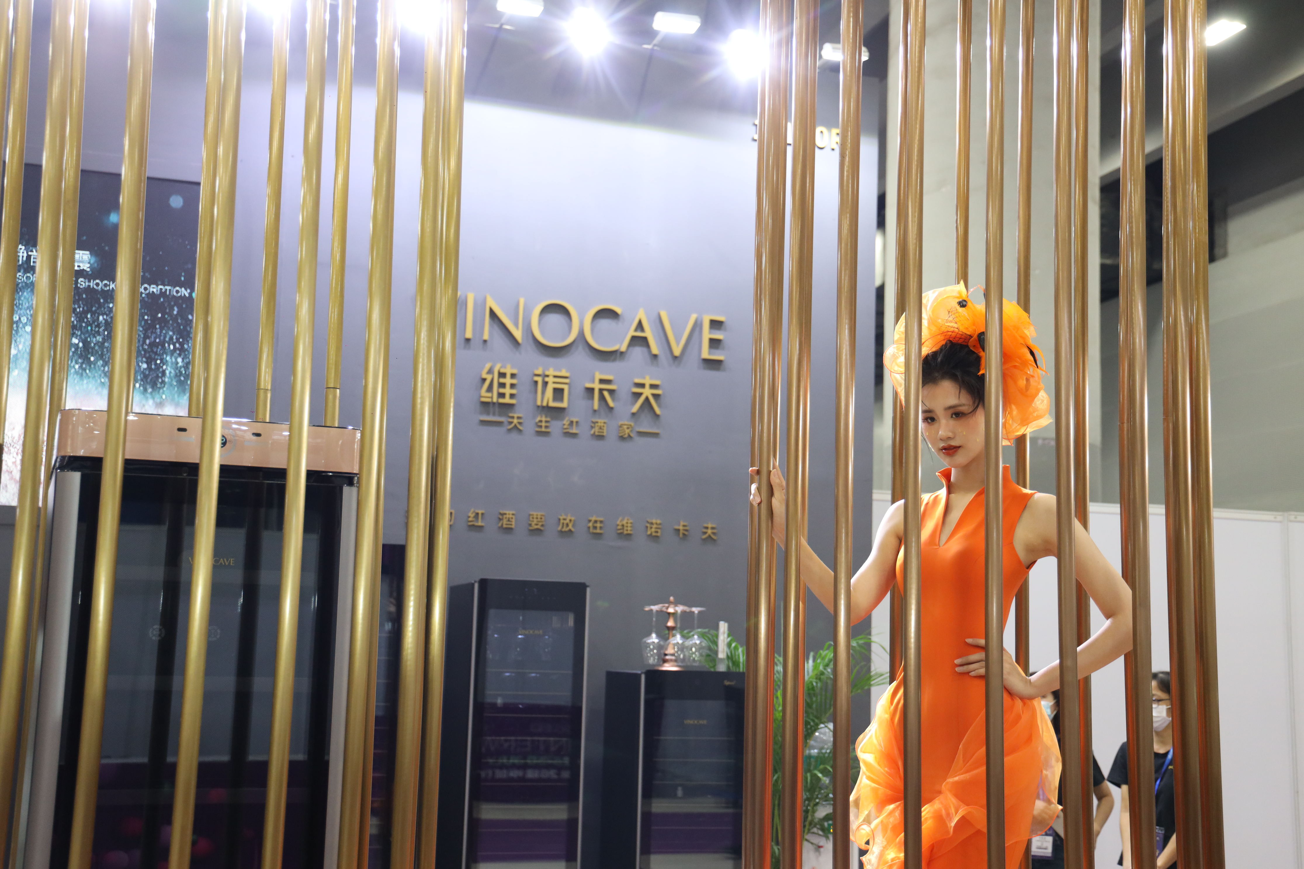 红酒柜艺术装置丨#7重境界#惊现广州国际名酒展