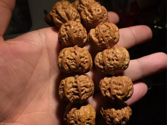 怎样挑选小尺寸文玩核桃,小核桃手串怎么挑选