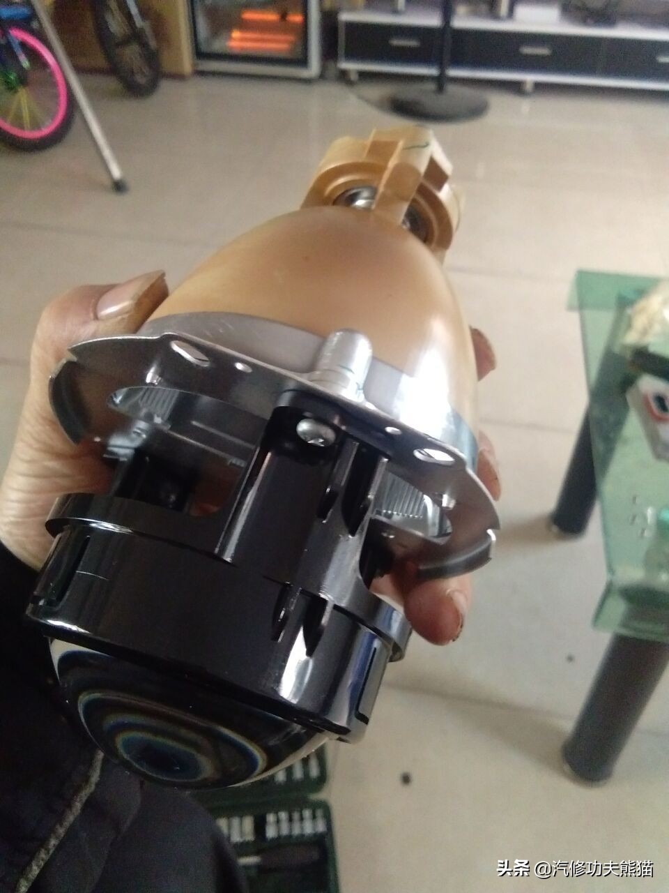 别克凯越换车灯灯泡,别克凯越换车灯